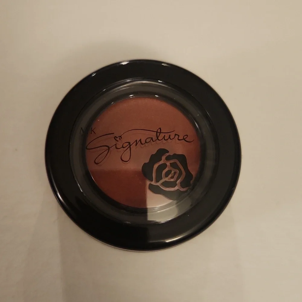 Mary Kay Signature Velvet Mousse Cheek Color